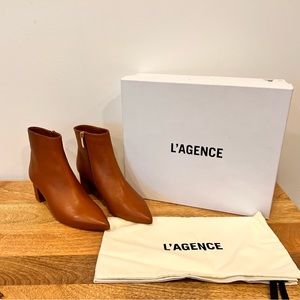 Brand New L’AGENCE Jeanne II Pointed Toe Bootie Size 9.5/39.5 Cognac Leather